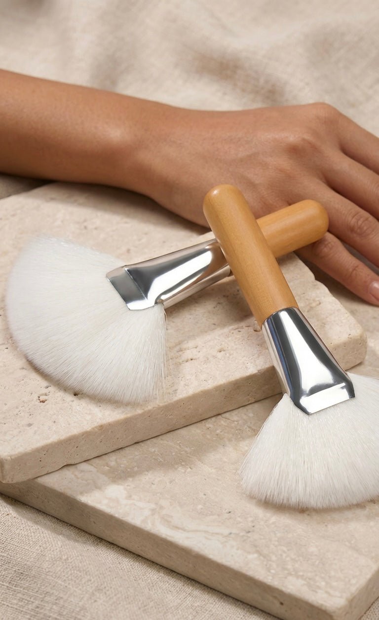 The Mini Fan Brush